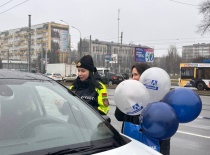 «Страховой десант» и ГАИ поздравили брестских водителей с 23 Февраля