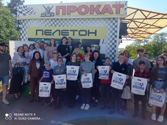 Пусть в глазах каждого ребенка будет больше радости!